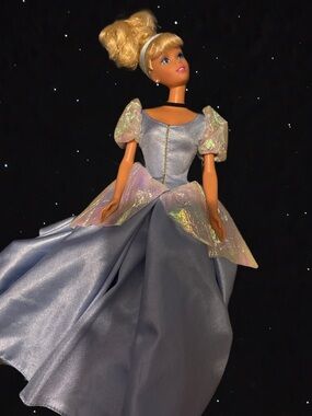 Cinderella Barbie  1997 Princes Stories Collection - Mattel